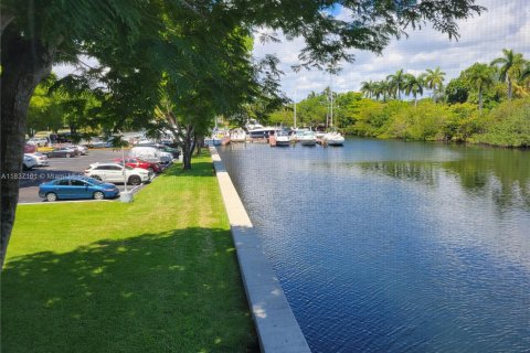 Copropriété à louer à Aventura, Floride: 2 chambres, 100.43 m2 № 1830131 - photo 1