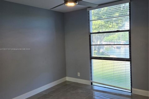 Copropriété à louer à Aventura, Floride: 2 chambres, 100.43 m2 № 1830131 - photo 24