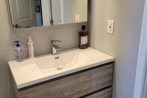 Copropriété à louer à Aventura, Floride: 2 chambres, 100.43 m2 № 1830131 - photo 9