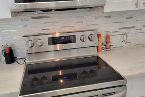 Copropriété à louer à Aventura, Floride: 2 chambres, 100.43 m2 № 1830131 - photo 4