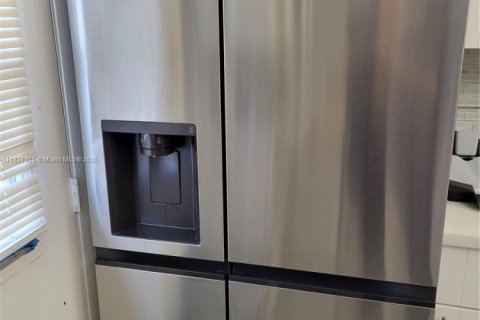 Copropriété à louer à Aventura, Floride: 2 chambres, 100.43 m2 № 1830131 - photo 6