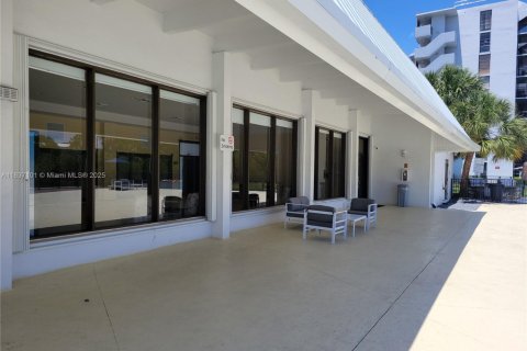 Copropriété à louer à Aventura, Floride: 2 chambres, 100.43 m2 № 1830131 - photo 13