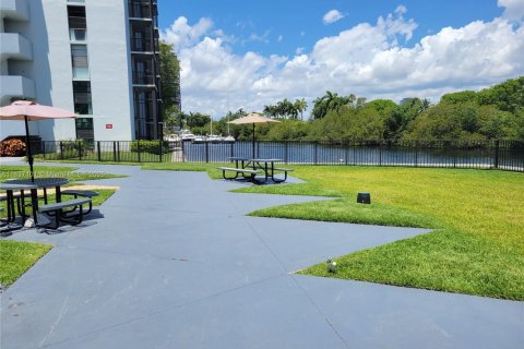 Copropriété à louer à Aventura, Floride: 2 chambres, 100.43 m2 № 1830131 - photo 12