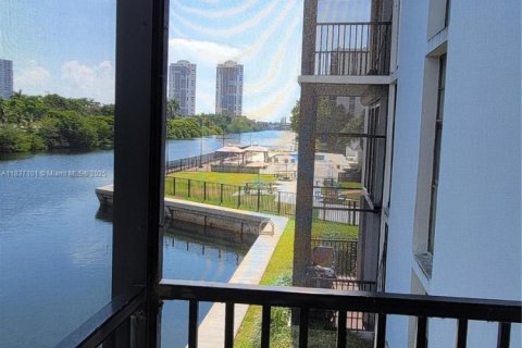 Copropriété à louer à Aventura, Floride: 2 chambres, 100.43 m2 № 1830131 - photo 16