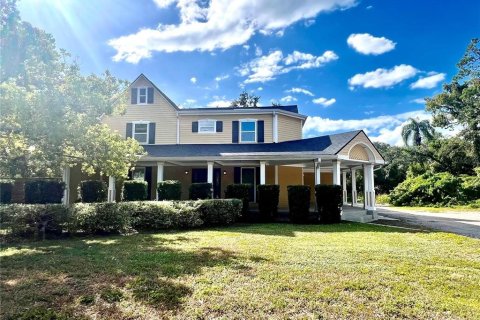 Villa ou maison à louer à Palm Harbor, Floride: 5 chambres, 296.92 m2 № 1717171 - photo 2