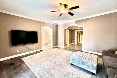 Villa ou maison à louer à Palm Harbor, Floride: 5 chambres, 296.92 m2 № 1717171 - photo 12