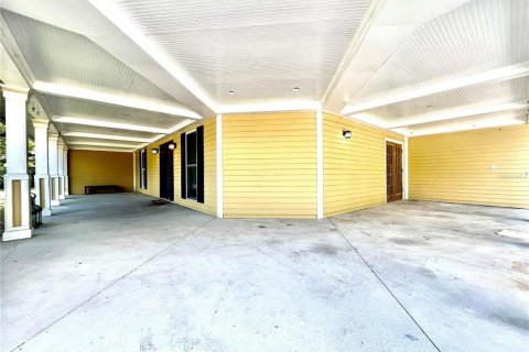 Villa ou maison à louer à Palm Harbor, Floride: 5 chambres, 296.92 m2 № 1717171 - photo 10
