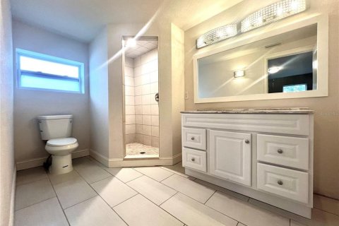 Villa ou maison à louer à Palm Harbor, Floride: 5 chambres, 296.92 m2 № 1717171 - photo 29