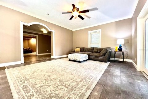 Villa ou maison à louer à Palm Harbor, Floride: 5 chambres, 296.92 m2 № 1717171 - photo 15