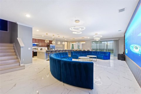 Casa en venta en Kissimmee, Florida, 15 dormitorios, 580.55 m2 № 1877219 - foto 2