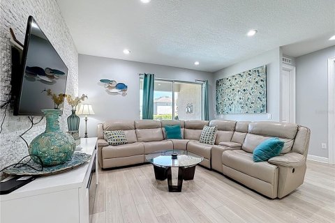 Casa en venta en Kissimmee, Florida, 8 dormitorios, 315.96 m2 № 1909499 - foto 18