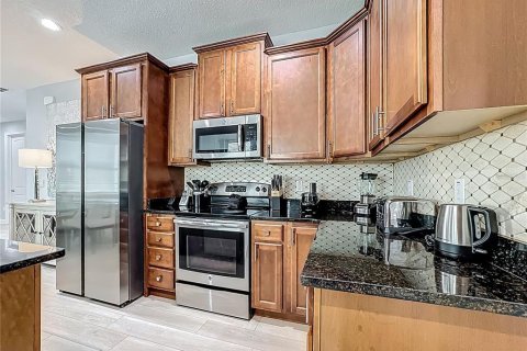 Casa en venta en Kissimmee, Florida, 8 dormitorios, 315.96 m2 № 1909499 - foto 12