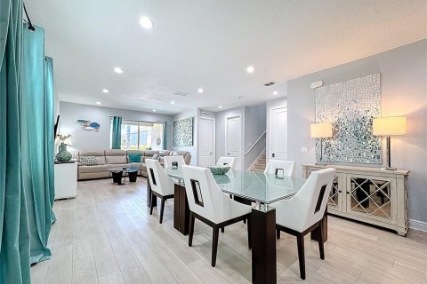 Casa en venta en Kissimmee, Florida, 8 dormitorios, 315.96 m2 № 1909499 - foto 16