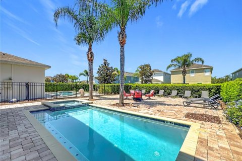 Casa en venta en Kissimmee, Florida, 8 dormitorios, 315.96 m2 № 1909499 - foto 25