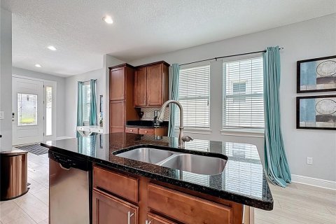 Casa en venta en Kissimmee, Florida, 8 dormitorios, 315.96 m2 № 1909499 - foto 13