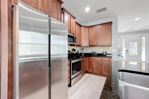 Casa en venta en Kissimmee, Florida, 8 dormitorios, 315.96 m2 № 1909499 - foto 9