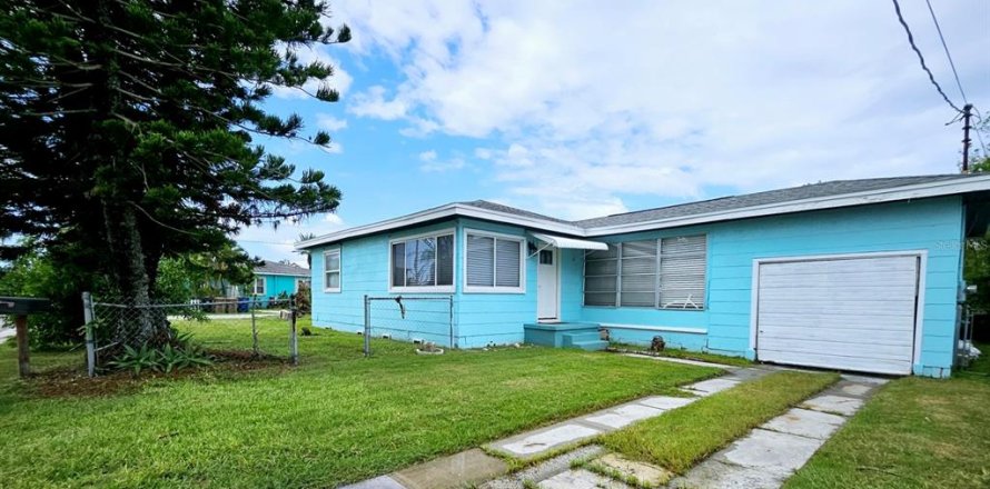 House in Madeira Beach, Florida 2 bedrooms, 75.25 sq.m. № 1650516