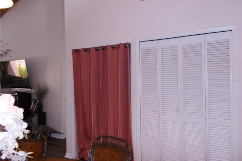 Condo in Mulberry, Florida, 2 bedrooms  № 1648918 - photo 23
