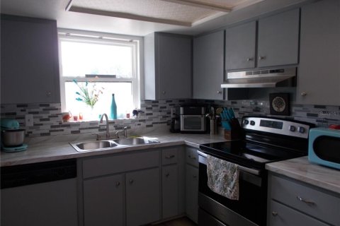 Condo in Mulberry, Florida, 2 bedrooms  № 1648918 - photo 13