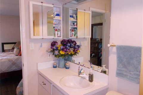 Condo in Mulberry, Florida, 2 bedrooms  № 1648918 - photo 17