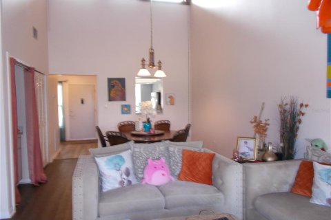 Condo in Mulberry, Florida, 2 bedrooms  № 1648918 - photo 8
