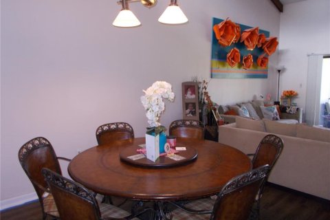 Condo in Mulberry, Florida, 2 bedrooms  № 1648918 - photo 4