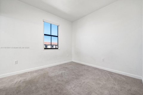 Townhouse in Homestead, Florida 3 bedrooms, 123.37 sq.m. № 1871289 - photo 24