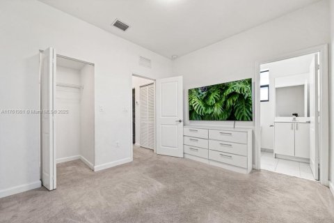 Townhouse in Homestead, Florida 3 bedrooms, 123.37 sq.m. № 1871289 - photo 25