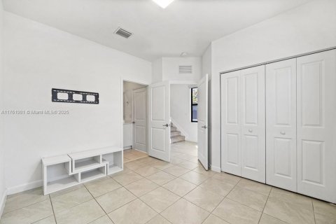 Townhouse in Homestead, Florida 3 bedrooms, 123.37 sq.m. № 1871289 - photo 15