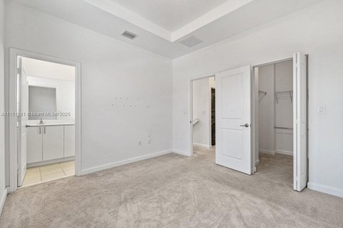 Townhouse in Homestead, Florida 3 bedrooms, 123.37 sq.m. № 1871289 - photo 19