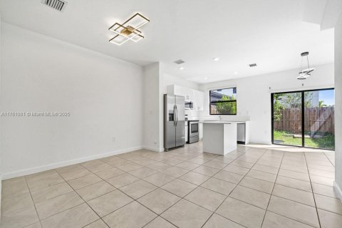 Townhouse in Homestead, Florida 3 bedrooms, 123.37 sq.m. № 1871289 - photo 4