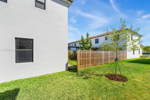 Townhouse in Homestead, Florida 3 bedrooms, 123.37 sq.m. № 1871289 - photo 29