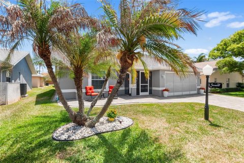 Villa ou maison à vendre à Haines City, Floride: 2 chambres, 149.39 m2 № 2139011 - photo 8