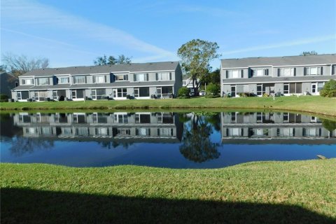 Townhouse in Oldsmar, Florida 2 bedrooms, 103.12 sq.m. № 2358562 - photo 20
