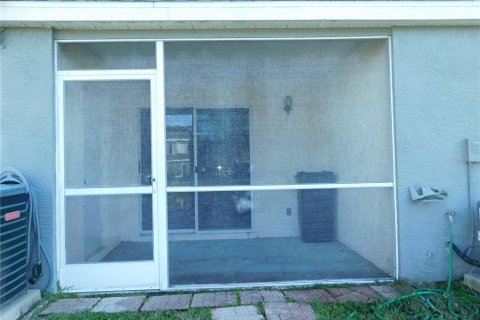 Townhouse in Oldsmar, Florida 2 bedrooms, 103.12 sq.m. № 2358562 - photo 18