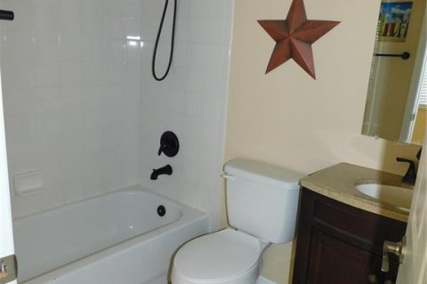 Townhouse in Oldsmar, Florida 2 bedrooms, 103.12 sq.m. № 2358562 - photo 15