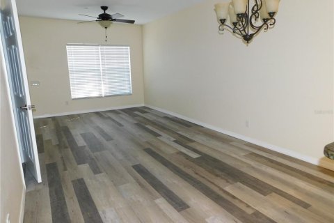 Townhouse in Oldsmar, Florida 2 bedrooms, 103.12 sq.m. № 2358562 - photo 3