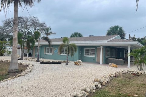 Apartment in Indian Rocks Beach, Florida 2 bedrooms, 69.49 sq.m. № 1653507 - photo 1