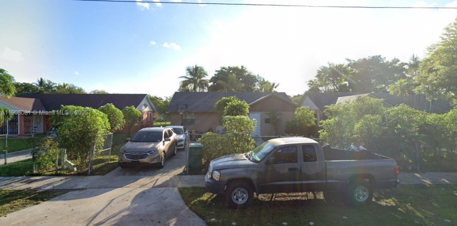 Casa en Miami, Florida 3 dormitorios, 107.77 m2 № 2057130