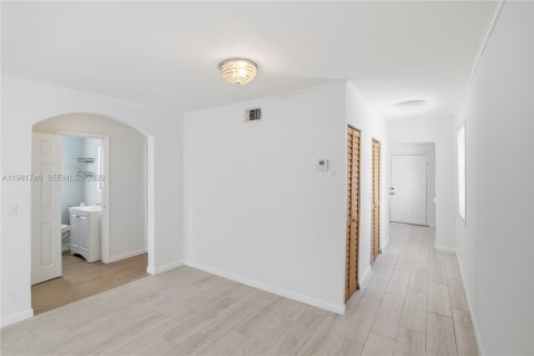 Купить виллу или дом в Майами, Флорида 2 спальни, 95.32м2, № 2051844 - фото 5