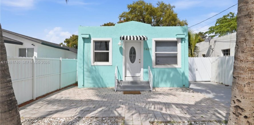 Дом в Майами, Флорида 2 спальни, 95.32м2 № 2051844