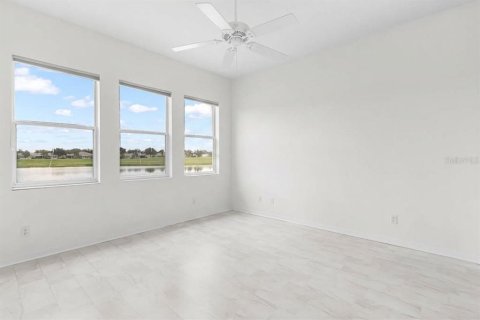 Condo in Sun City Center, Florida, 3 bedrooms  № 2309074 - photo 25