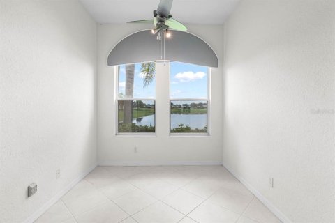 Condo in Sun City Center, Florida, 3 bedrooms  № 2309074 - photo 19