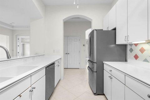 Condo in Sun City Center, Florida, 3 bedrooms  № 2309074 - photo 15