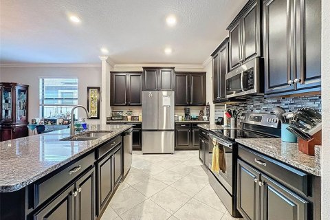 Villa ou maison à vendre à Wesley Chapel, Floride: 4 chambres, 241.36 m2 № 1608465 - photo 8
