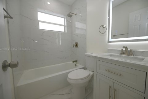 Casa en venta en Homestead, Florida, 2 dormitorios, 93.65 m2 № 1880123 - foto 4