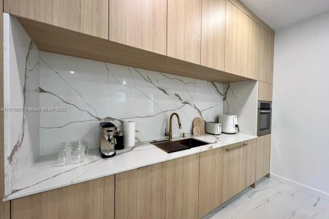 House in Dania Beach, Florida 4 bedrooms, 185.8 sq.m. № 1972005 - photo 4