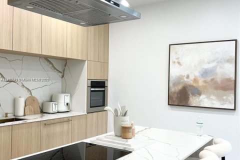 House in Dania Beach, Florida 4 bedrooms, 185.8 sq.m. № 1972005 - photo 8