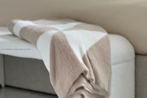 House in Dania Beach, Florida 4 bedrooms, 185.8 sq.m. № 1972005 - photo 29