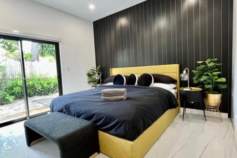 House in Dania Beach, Florida 4 bedrooms, 185.8 sq.m. № 1972005 - photo 16